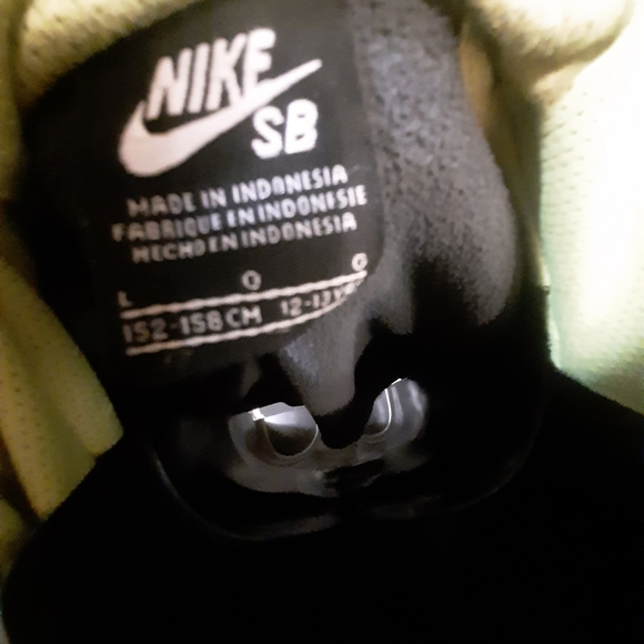 Nike Hoodie - Picture 4 of 5